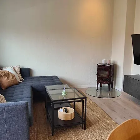 Apartment Modern One-bedroom With Balcony